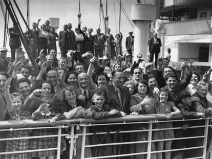 The St. Louis, with more than 700 Jews aboard, was denied entry in US and returned to Europe in 1939.