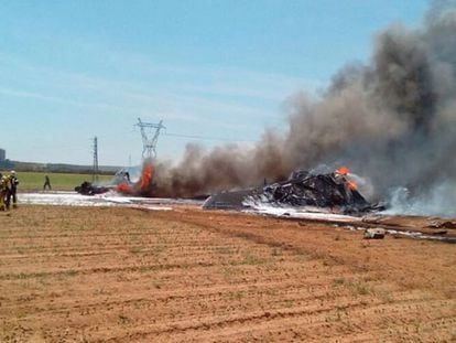 Video: Military cargo plane crashes outside of Seville airport. Photo: EFE | Video: El PAÍS LIVE!