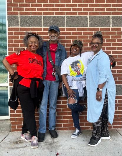 Jasmine Bowles (second from right), with her mother and grandparents after voting in Clayton County (Georgia). 