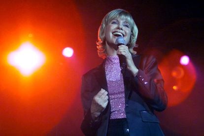 Olivia Newton-John, during a concert in Hong Kong, in August 2000.