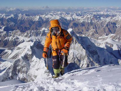 Edurne Pasabán on K2 in 2004. 