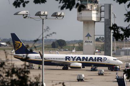 Ryanair has apologized for the way it treated the child's family.