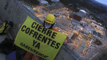 The Greenpeace protest at the Cofrentes plant in February 2011.