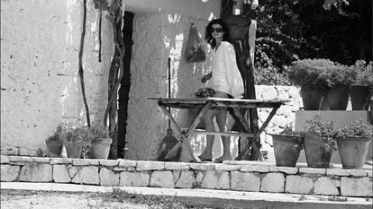 Jackie Kennedy on Skorpios (Greece) in July 1975.