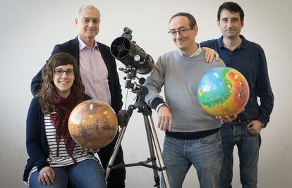 The UPV/EHU Planetary Sciences Group. Left to right: Itziar Garate, Agustín Sánchez-Lavega, Ricardo Hueso and Jon Legarreta.