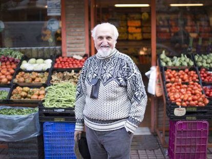 José Esquinas outside a grocery store in Córdoba.