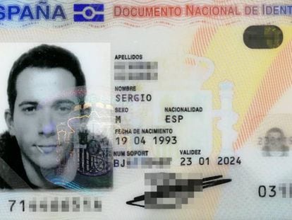Sergio Álvarez's ID photo with the toothpick in his mouth.
