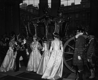 Elizabeth II preparing for her return to Buckingham Palace after the Coronation ceremony at Westminster. Back at the palace, two coronation banquets were held, with guests including family members, royals, and British and foreign dignitaries.