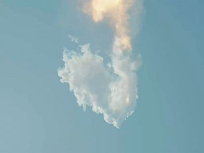 SpaceX's next-generation Starship spacecraft atop its powerful Super Heavy rocket self-destructs after its launch from the company's Boca Chica launchpad on a brief uncrewed test flight near Brownsville, Texas, U.S. April 20, 2023 in a still image from video.