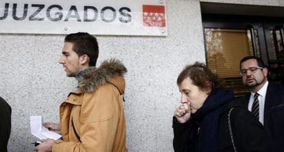 Nursing assistant Teresa Romero walking into a Madrid courthouse on Wednesday.