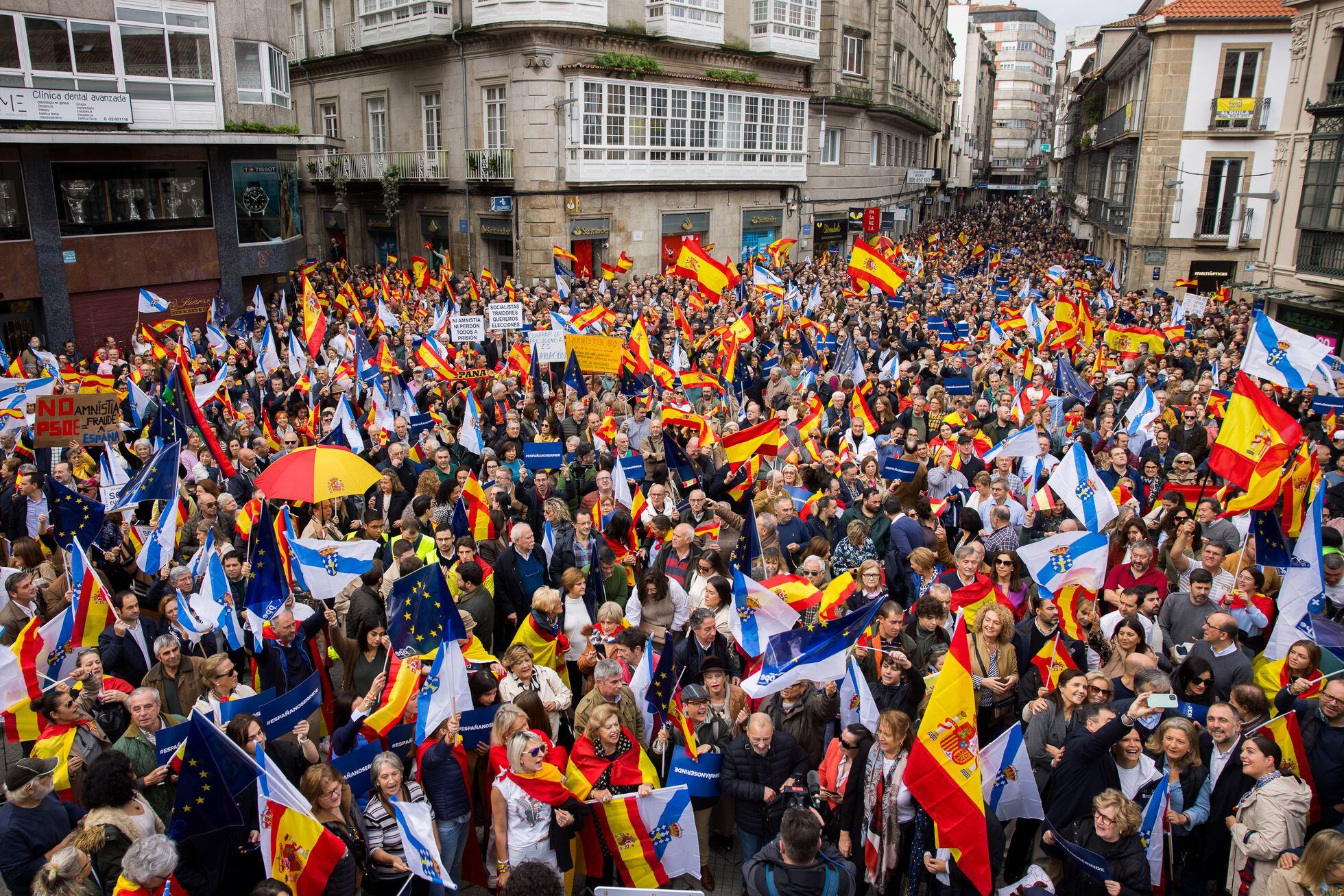 Hundreds Of Thousands Of People Protest Amnesty Deal Between Spain’s PM ...