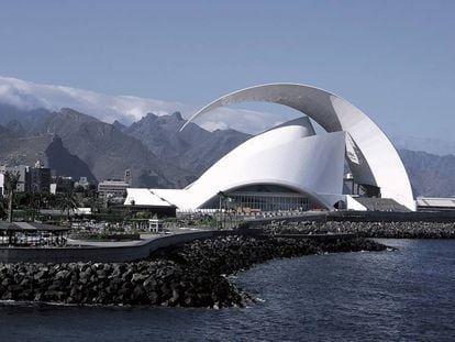 Calatrava's auditorium in Santa Cruz de Tenerife.