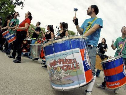 A protest by street musicians in Madrid's Retiro park, in April 2011.
