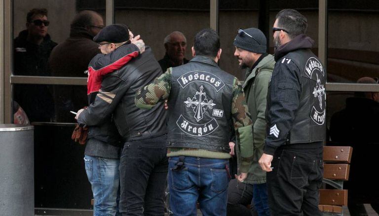 Friends of Víctor Laínez at the cemetary in Torrero (Zaragoza).