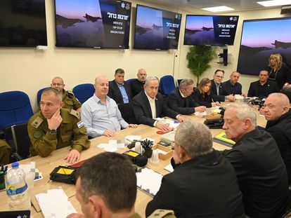 Prime Minister Benjamin Netanyahu meets with his war cabinet this Saturday in Tel Aviv.