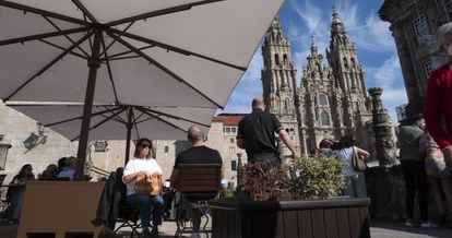 A sidewalk café in Santiago de Compostela.