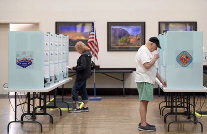 Early voters cast their ballots in Las Vegas, Nevada.