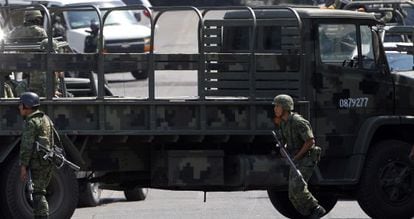 Mexican soldiers patrolling the streets of Guadalajara this month, part of an anti-drug operation in which various arrests were made.