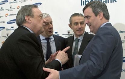 Florentino Perez, left, and secretary of state for sport Miguel Cardenal, at Thursday's breakfast meeting.