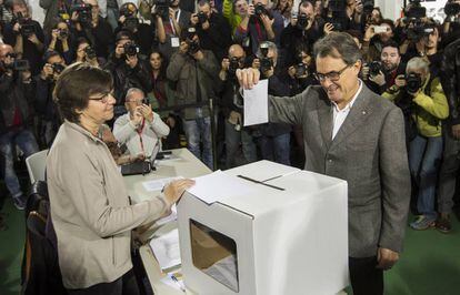 Artur Mas voting on Novermber 9, 2014.