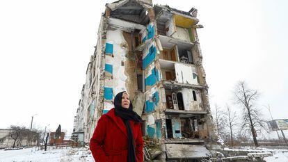 Former Swedish minister Margot Wallström in front of demolished buildings in Borodianka (Ukraine) on February 10.