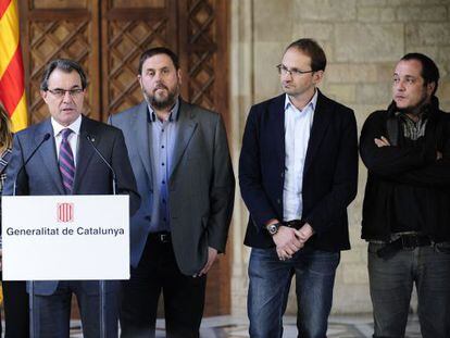 From left to right: Artur Mas (CiU), Oriol Junqueras (ERC), Joan Herrera (ICV) and David Fern&aacute;ndez (CUP) during Thursday&#039;s press conference.