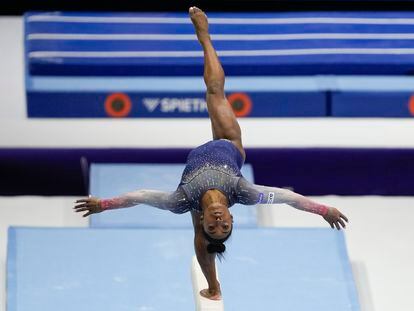 United States' Simone Biles competes on the beam during the women's team final at the Artistic Gymnastics World Championships in Antwerp, Belgium, Wednesday, Oct. 4, 2023.