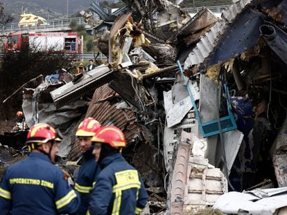 Rescuers in front of the train wreckage in Larissa on March 1.