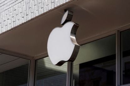Logo of an Apple store