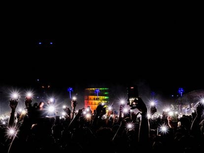 Festival-goers during the Swedish House Mafia performance on April 24, 2022.