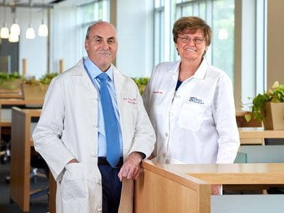 Penn Medicine scientists Katalin Karikó and Drew Weissman, who won the 2023 Nobel Prize in Physiology or Medicine for discoveries enabling the development of mRNA Covid-19 vaccines.