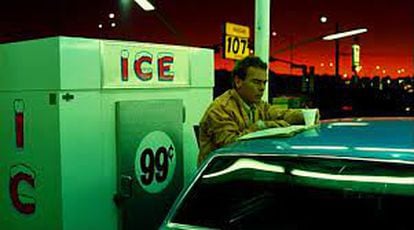 Dean Stockwell on the way to reunite with his brother in 'Paris, Texas'.