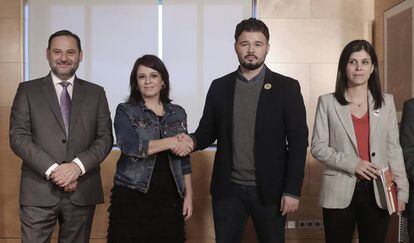From left: PSOE negotiators José Luis Ábalos and Adriana Lastra with ERC opposite numbers Gabriel Rufián and Marta Vilalta, pictured in November.