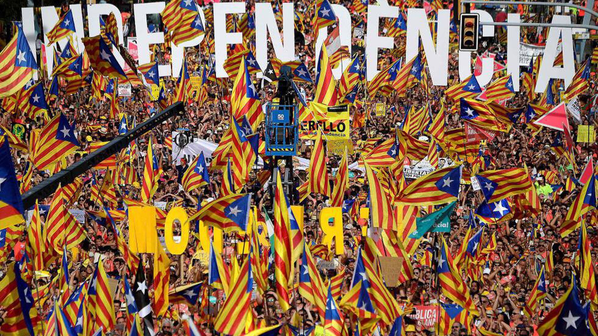 Catalonia vs Spain - independence and sovereignty of Catalan nation is  separated and secuded from Spanish ountry. Vector illustration Stock Photo  - Alamy