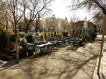 Caf&eacute; Gij&oacute;n&#039;s terrace on Recoletos boulevard in the center of Madrid.