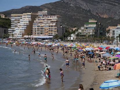 More than 13% of Spaniards work in tourism.