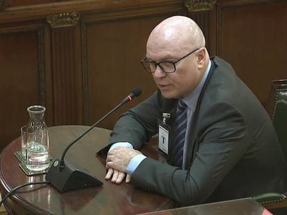 Emili Quevedo testifying at the Supreme Court.