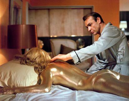 Sean Connery as James Bond in Goldfinger, with Shirley Eaton. 