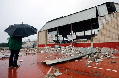 A tornado ripped through the local sports center in Dénia, Alicante.