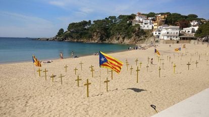 Crosses on a beach in Llafranc (Girona). 