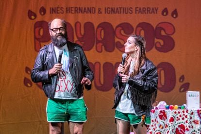 Spanish comedians Ignatius Farray and Inés Hernand perform at the Teatro Infanta Isabel in Madrid on January 13, 2022.