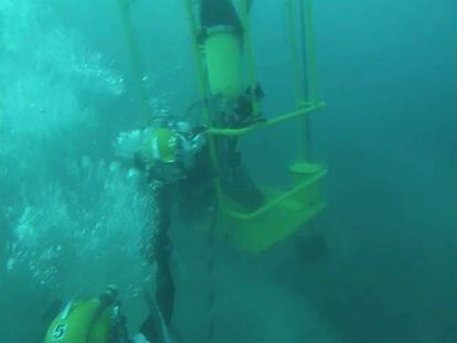 A group of Spanish Navy divers taking part in the search operation.