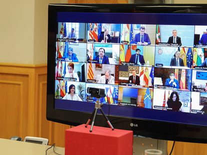 The premier of the Canary Islands, Ángel Víctor Torres, during Sunday’s video conference with his regional counterparts and Prime Minister Pedro Sánchez.
