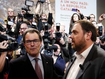 Catalan premier Artur Mas (left) and ERC leader Oriol Junqueras.