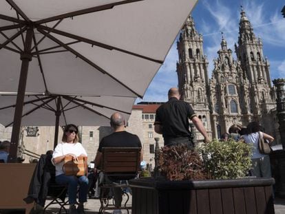 A sidewalk café in Santiago de Compostela.