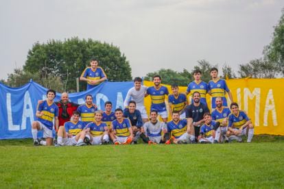 Numa Turcatti senior players during a game last season, in 2023. Behind, third from left to right is captain Esteban Fermer, ‘Pulga.' Photo provided by the club.