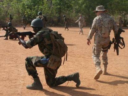 Putting Malian troops through their paces in Koulikoro.