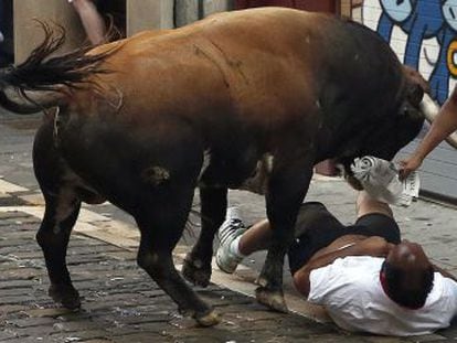 Watch the second running of the bulls in Pamplona, which resulted in at least six injuries from gorings