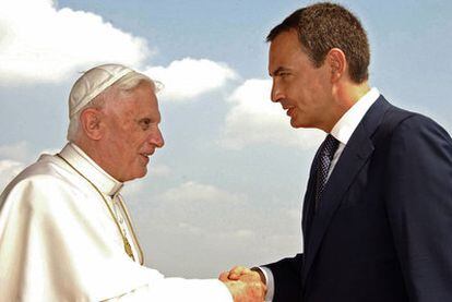 Pope Benedict XVI and Prime Minister José Luis Rodríguez Zapatero in 2010.