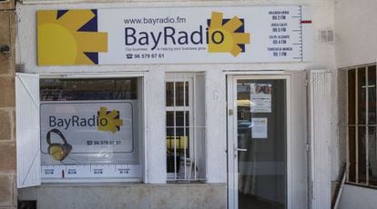 Bay Radio, an unlicensed station broadcasting out of El Arenal, in Jávea (Alicante)